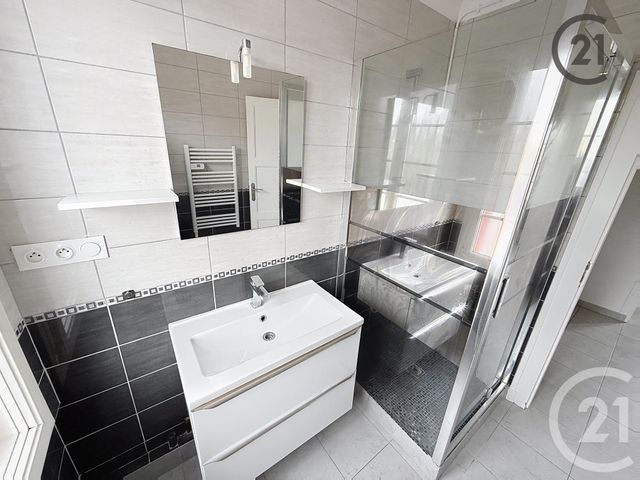 Afficher la photo en grand Appartement F2 à vendre - 3 pièces - 43.76 m2 - AUXERRE - 89 - BOURGOGNE - Century 21 Martinot Immobilier