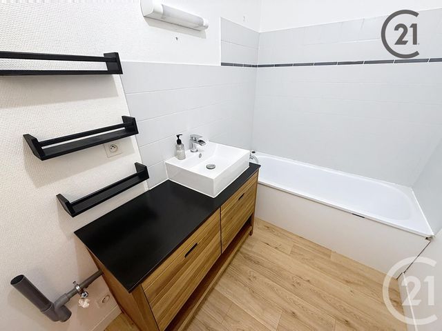 Afficher la photo en grand Appartement F3 à vendre - 3 pièces - 67.8 m2 - AUXERRE - 89 - BOURGOGNE - Century 21 Martinot Immobilier