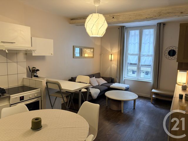 Appartement F2 à louer - 2 pièces - 43.65 m2 - AUXERRE - 89 - BOURGOGNE - Century 21 Martinot Immobilier