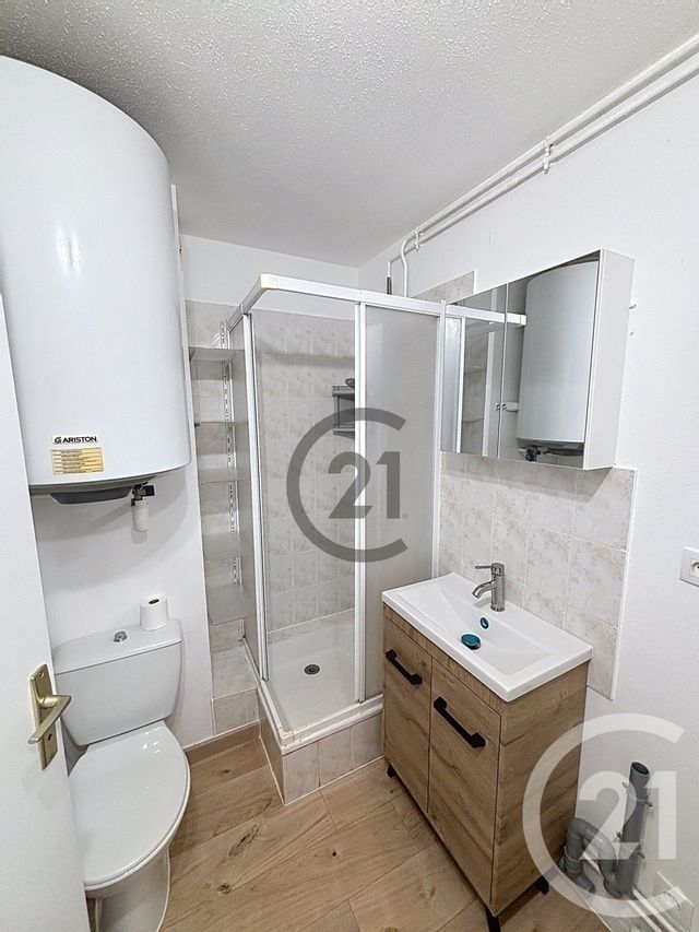 Appartement F2 à vendre - 2 pièces - 32.6 m2 - AUXERRE - 89 - BOURGOGNE - Century 21 Martinot Immobilier