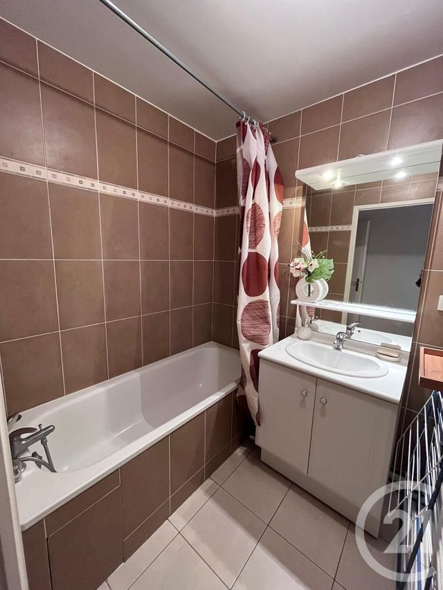 Appartement F2 à vendre - 2 pièces - 46.65 m2 - AUXERRE - 89 - BOURGOGNE - Century 21 Martinot Immobilier