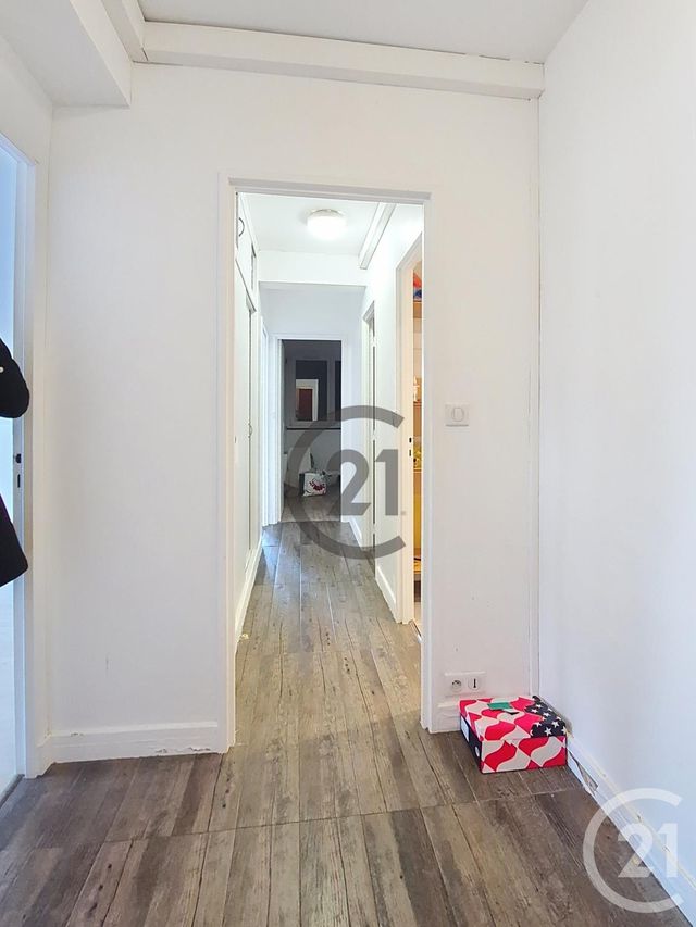Afficher la photo en grand Appartement F4 à vendre - 4 pièces - 72.54 m2 - AUXERRE - 89 - BOURGOGNE - Century 21 Martinot Immobilier