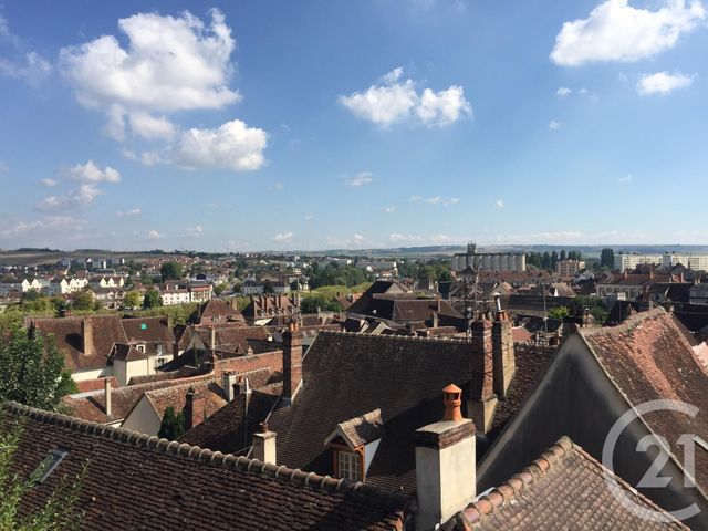 Appartement F3 à vendre - 4 pièces - 85.2 m2 - AUXERRE - 89 - BOURGOGNE - Century 21 Martinot Immobilier