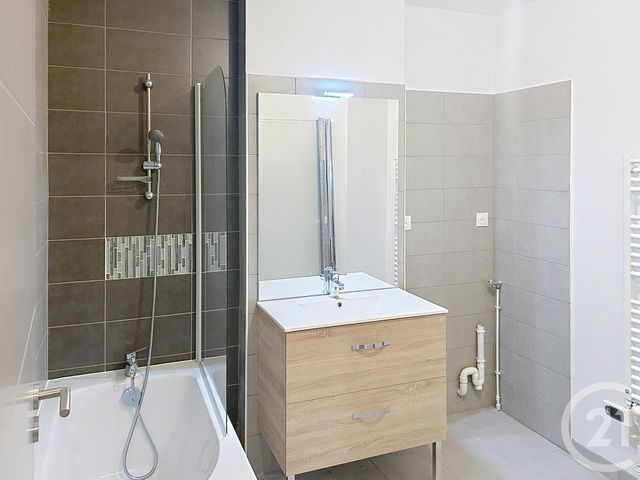 Appartement F3 à vendre - 3 pièces - 60.89 m2 - AUXERRE - 89 - BOURGOGNE - Century 21 Martinot Immobilier