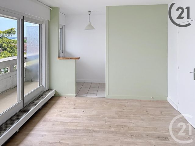 Appartement Studio à vendre - 1 pièce - 24.64 m2 - AUXERRE - 89 - BOURGOGNE - Century 21 Martinot Immobilier