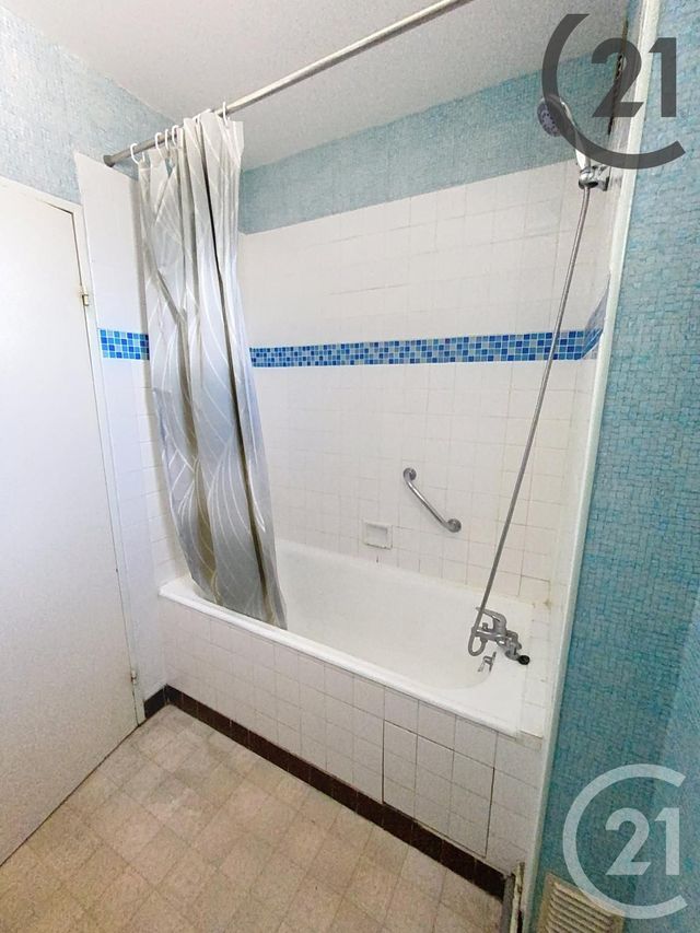 Appartement F4 à vendre - 4 pièces - 84.63 m2 - AUXERRE - 89 - BOURGOGNE - Century 21 Martinot Immobilier