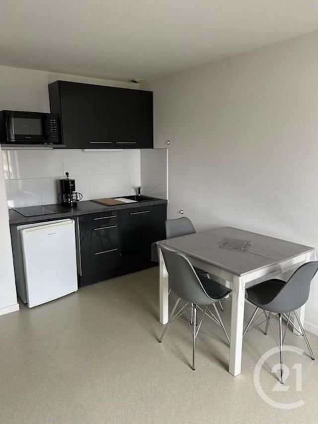 Appartement Studio à louer - 1 pièce - 22.0 m2 - AUXERRE - 89 - BOURGOGNE - Century 21 Martinot Immobilier