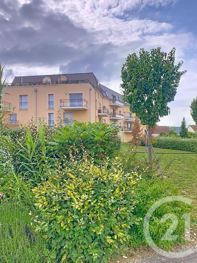 Appartement T3 à louer - 3 pièces - 69.0 m2 - MONETEAU - 89 - BOURGOGNE - Century 21 Martinot Immobilier