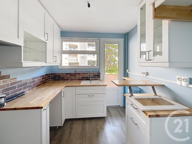 Appartement F3 à louer - 3 pièces - 57.0 m2 - AUXERRE - 89 - BOURGOGNE - Century 21 Martinot Immobilier