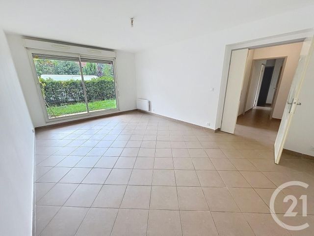 Appartement F3 à louer - 3 pièces - 61.15 m2 - AUXERRE - 89 - BOURGOGNE - Century 21 Martinot Immobilier