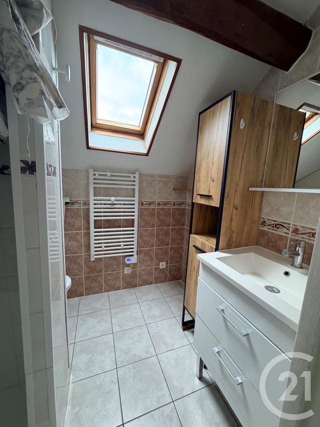 Appartement T2 à louer - 2 pièces - 27.5 m2 - AUXERRE - 89 - BOURGOGNE - Century 21 Martinot Immobilier