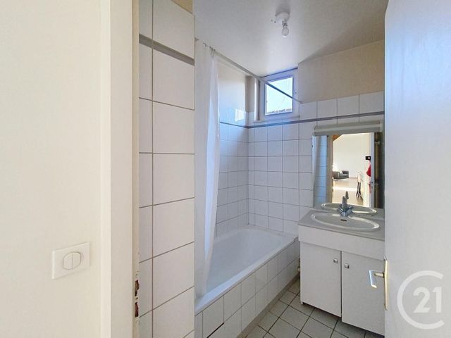 Appartement Duplex à louer - 4 pièces - 92.84 m2 - AUXERRE - 89 - BOURGOGNE - Century 21 Martinot Immobilier