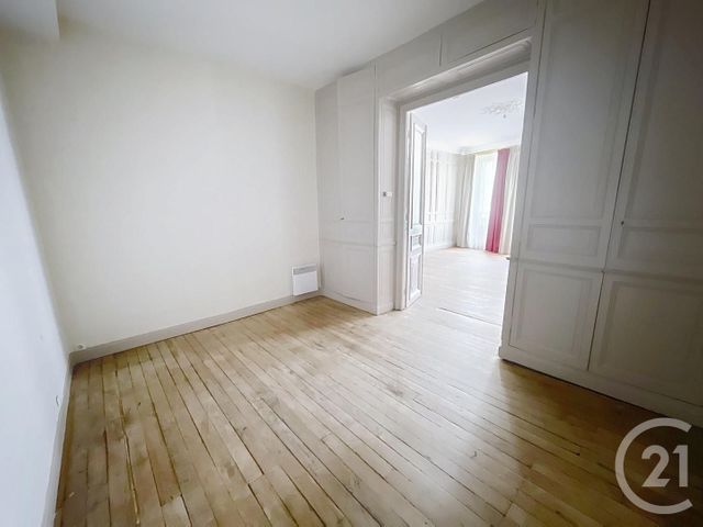 Appartement F1 bis à louer - 2 pièces - 55.67 m2 - AUXERRE - 89 - BOURGOGNE - Century 21 Martinot Immobilier