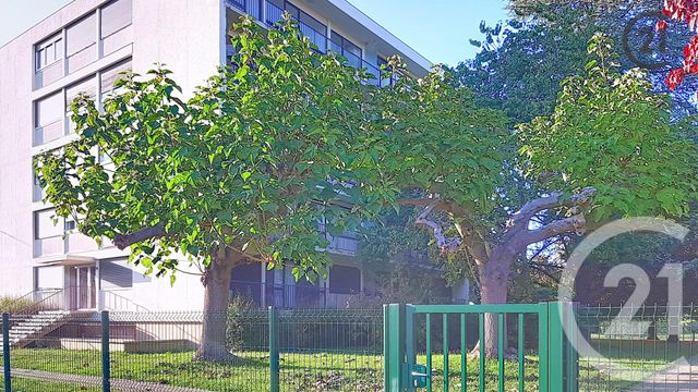 Afficher la photo en grand Appartement F3 à vendre - 3 pièces - 59.02 m2 - JOIGNY - 89 - BOURGOGNE - Century 21 Martinot Immobilier