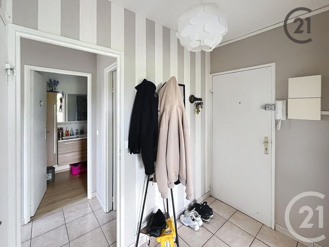 Appartement F3 à vendre - 5 pièces - 71.93 m2 - JOIGNY - 89 - BOURGOGNE - Century 21 Martinot Immobilier