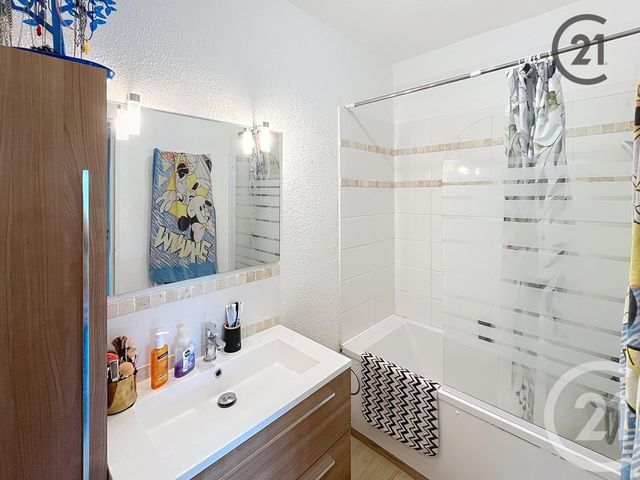 Appartement F3 à vendre - 5 pièces - 71.93 m2 - JOIGNY - 89 - BOURGOGNE - Century 21 Martinot Immobilier