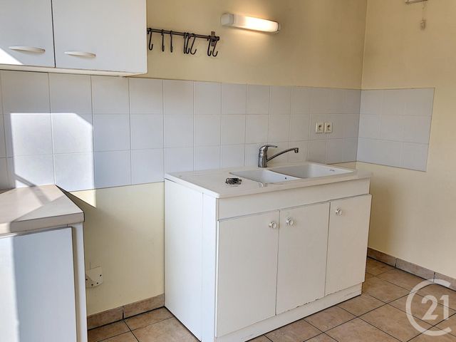 Appartement F3 à louer - 3 pièces - 79.8 m2 - AUXERRE - 89 - BOURGOGNE - Century 21 Martinot Immobilier