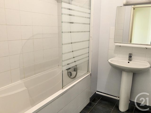 Appartement F3 à louer - 3 pièces - 79.8 m2 - AUXERRE - 89 - BOURGOGNE - Century 21 Martinot Immobilier