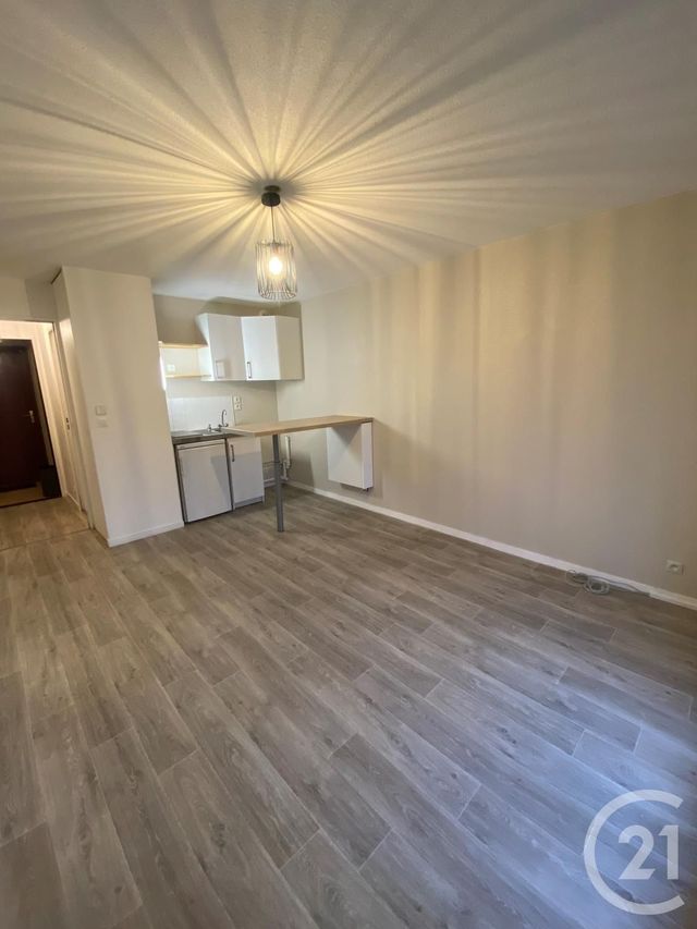 Appartement Studio à louer - 1 pièce - 21.0 m2 - AUXERRE - 89 - BOURGOGNE - Century 21 Martinot Immobilier