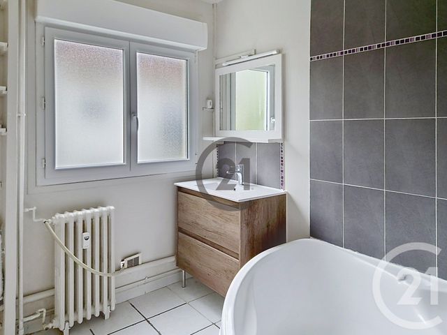 Appartement F4 à vendre - 4 pièces - 81.6 m2 - AUXERRE - 89 - BOURGOGNE - Century 21 Martinot Immobilier