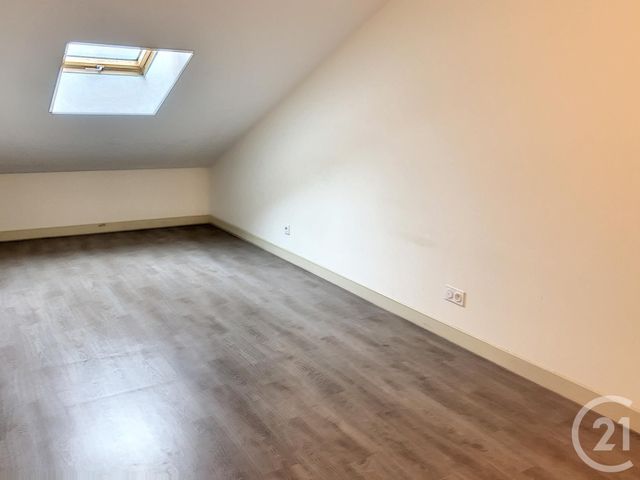 Appartement Duplex à louer - 3 pièces - 85.0 m2 - AUXERRE - 89 - BOURGOGNE - Century 21 Martinot Immobilier