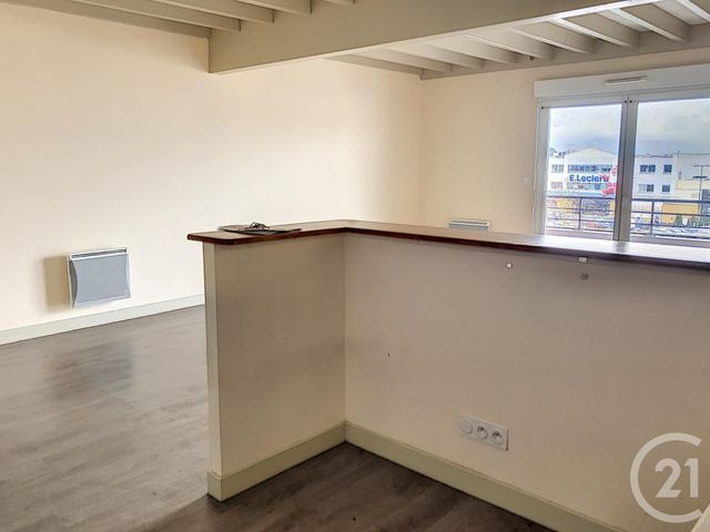 Appartement Duplex à louer - 3 pièces - 85.0 m2 - AUXERRE - 89 - BOURGOGNE - Century 21 Martinot Immobilier