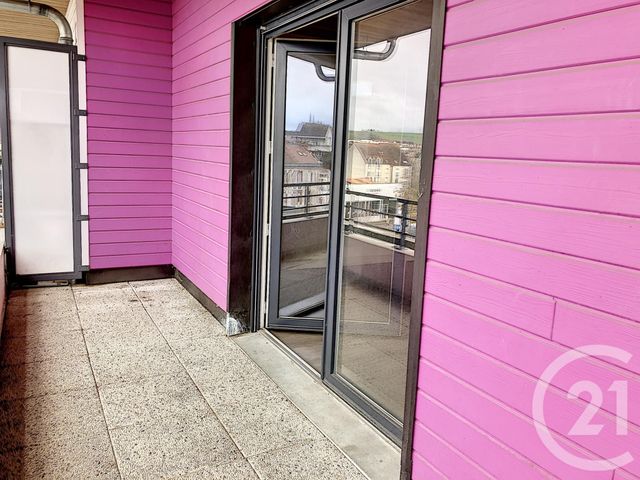 Appartement Duplex à louer - 3 pièces - 85.0 m2 - AUXERRE - 89 - BOURGOGNE - Century 21 Martinot Immobilier