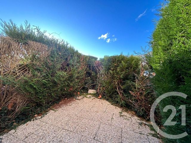 Appartement Studio à louer - 1 pièce - 16.0 m2 - AUXERRE - 89 - BOURGOGNE - Century 21 Martinot Immobilier