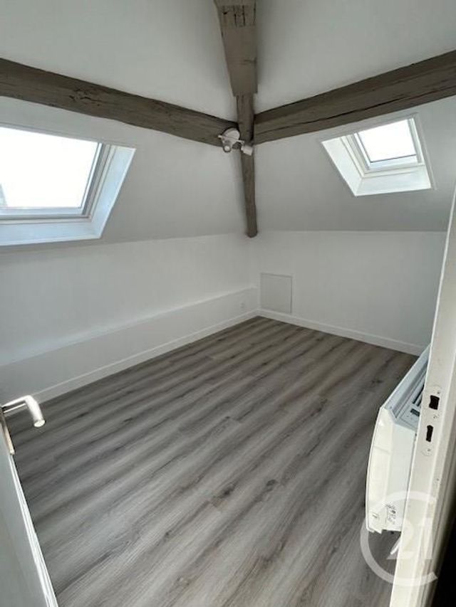 Afficher la photo en grand Appartement à vendre - 2 pièces - 27.0 m2 - AUXERRE - 89 - BOURGOGNE - Century 21 Martinot Immobilier