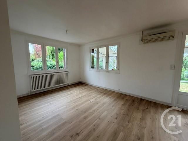 maison à louer - 5 pièces - 94.0 m2 - CHEVANNES - 89 - BOURGOGNE - Century 21 Martinot Immobilier