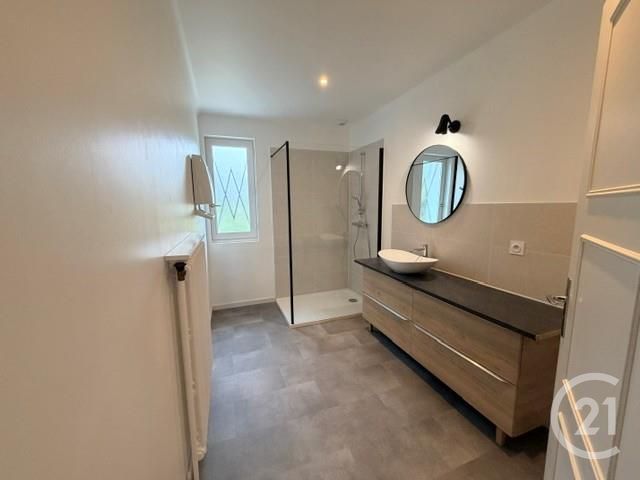 maison à louer - 5 pièces - 94.0 m2 - CHEVANNES - 89 - BOURGOGNE - Century 21 Martinot Immobilier