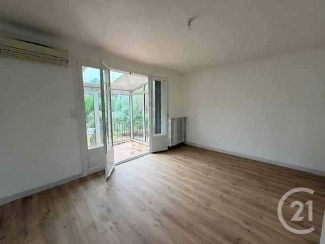 maison à louer - 5 pièces - 94.0 m2 - CHEVANNES - 89 - BOURGOGNE - Century 21 Martinot Immobilier