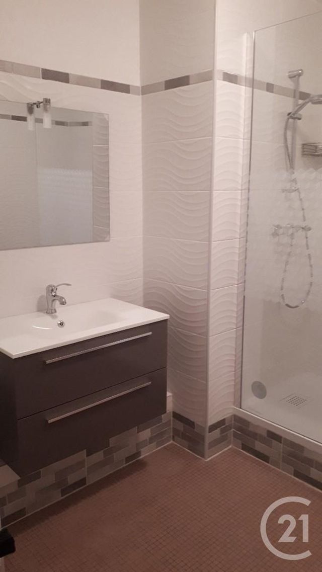 Appartement F1 à louer - 1 pièce - 47.5 m2 - AUXERRE - 89 - BOURGOGNE - Century 21 Martinot Immobilier