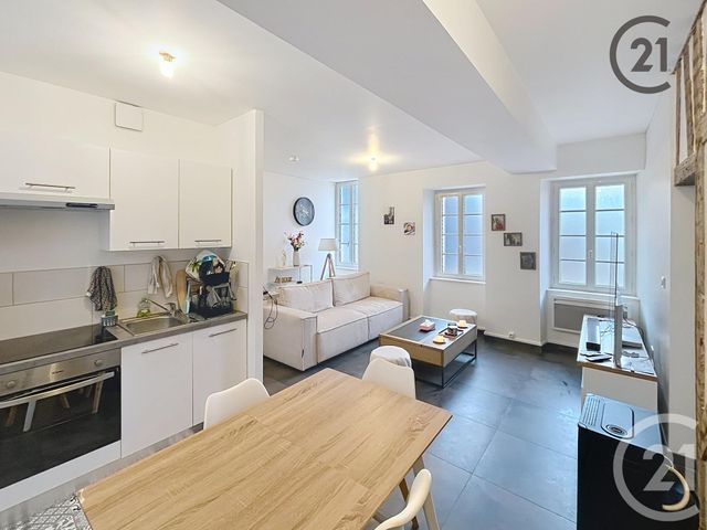 Appartement F2 à vendre - 3 pièces - 52.0 m2 - AUXERRE - 89 - BOURGOGNE - Century 21 Martinot Immobilier