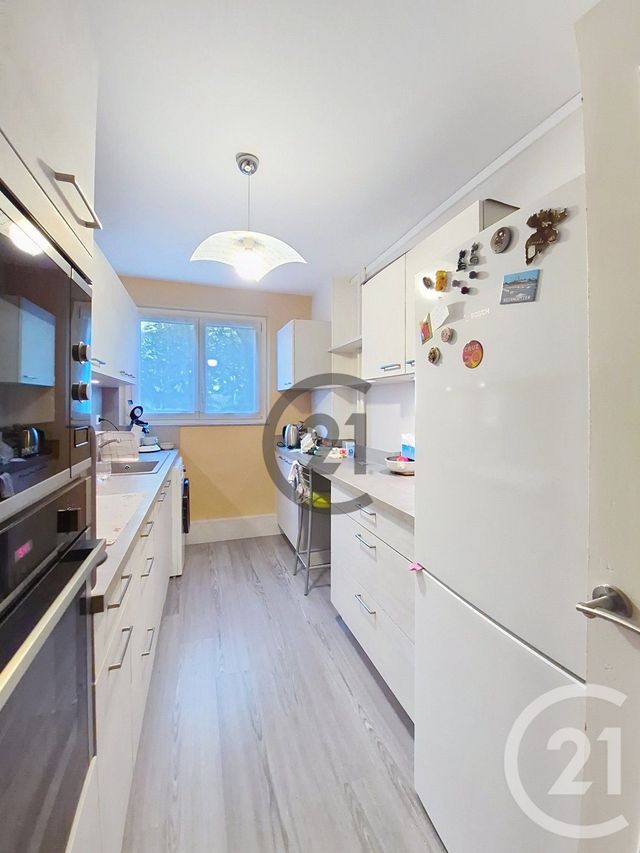 Appartement T5 à vendre - 5 pièces - 82.63 m2 - AUXERRE - 89 - BOURGOGNE - Century 21 Martinot Immobilier