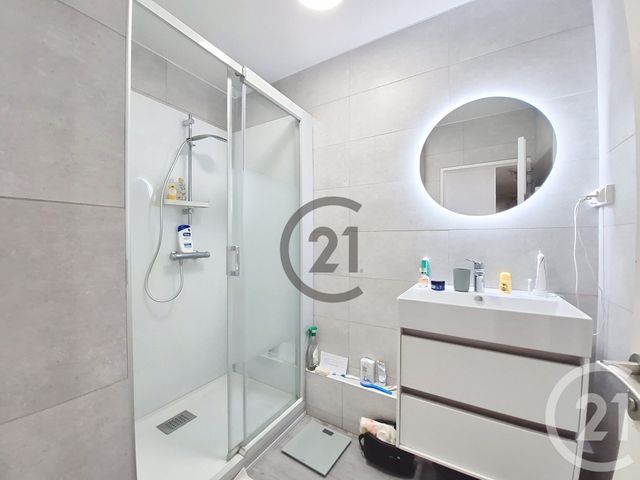 Appartement T5 à vendre - 5 pièces - 82.63 m2 - AUXERRE - 89 - BOURGOGNE - Century 21 Martinot Immobilier