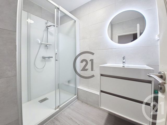 Appartement T5 à vendre - 5 pièces - 82.63 m2 - AUXERRE - 89 - BOURGOGNE - Century 21 Martinot Immobilier