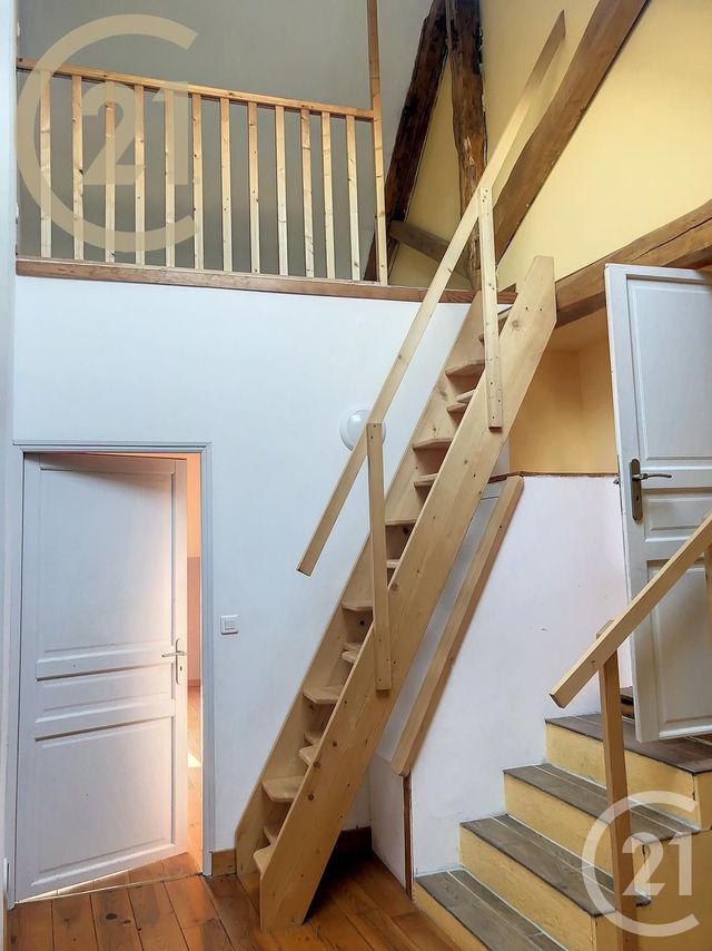 maison à louer - 4 pièces - 151.79 m2 - BLEIGNY LE CARREAU - 89 - BOURGOGNE - Century 21 Martinot Immobilier