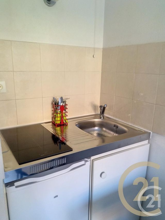 Appartement Studio à louer - 1 pièce - 16.42 m2 - AUXERRE - 89 - BOURGOGNE - Century 21 Martinot Immobilier