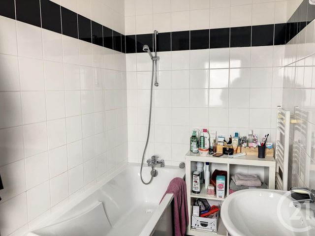 Appartement F3 à louer - 3 pièces - 79.0 m2 - AUXERRE - 89 - BOURGOGNE - Century 21 Martinot Immobilier