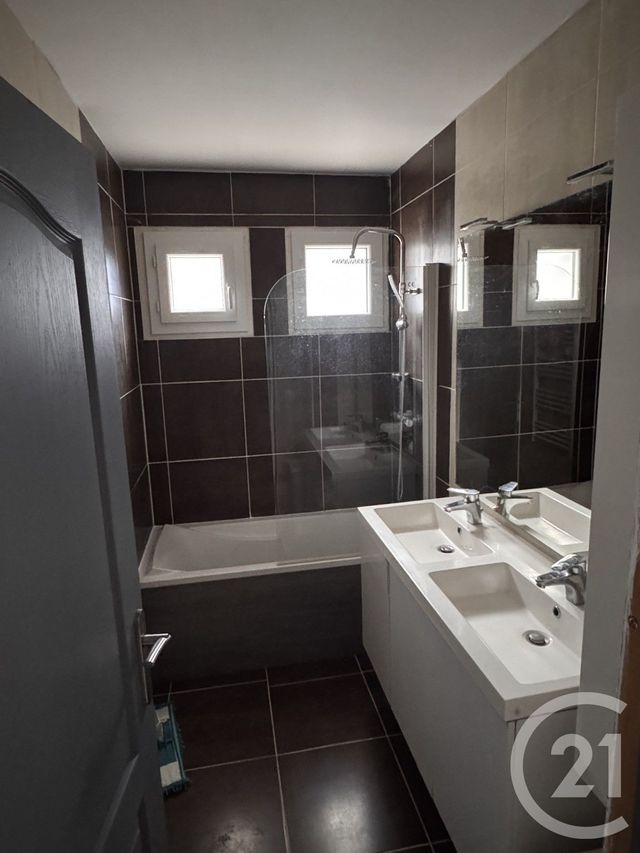 Appartement F4 à vendre - 4 pièces - 74.61 m2 - AUXERRE - 89 - BOURGOGNE - Century 21 Martinot Immobilier