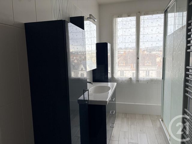 Appartement T4 à louer - 4 pièces - 90.52 m2 - AUXERRE - 89 - BOURGOGNE - Century 21 Martinot Immobilier