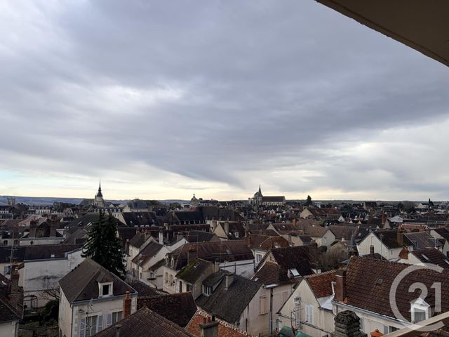 Appartement T4 à louer - 4 pièces - 90.52 m2 - AUXERRE - 89 - BOURGOGNE - Century 21 Martinot Immobilier