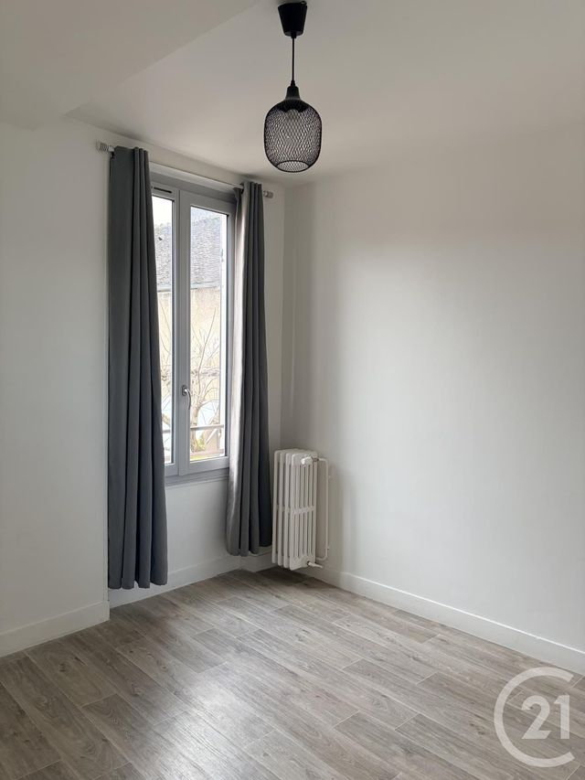 Appartement T3 à louer - 3 pièces - 47.78 m2 - AUXERRE - 89 - BOURGOGNE - Century 21 Martinot Immobilier