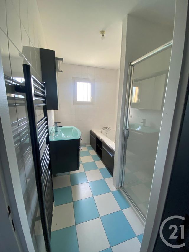 maison à louer - 5 pièces - 108.0 m2 - VILLEFARGEAU - 89 - BOURGOGNE - Century 21 Martinot Immobilier