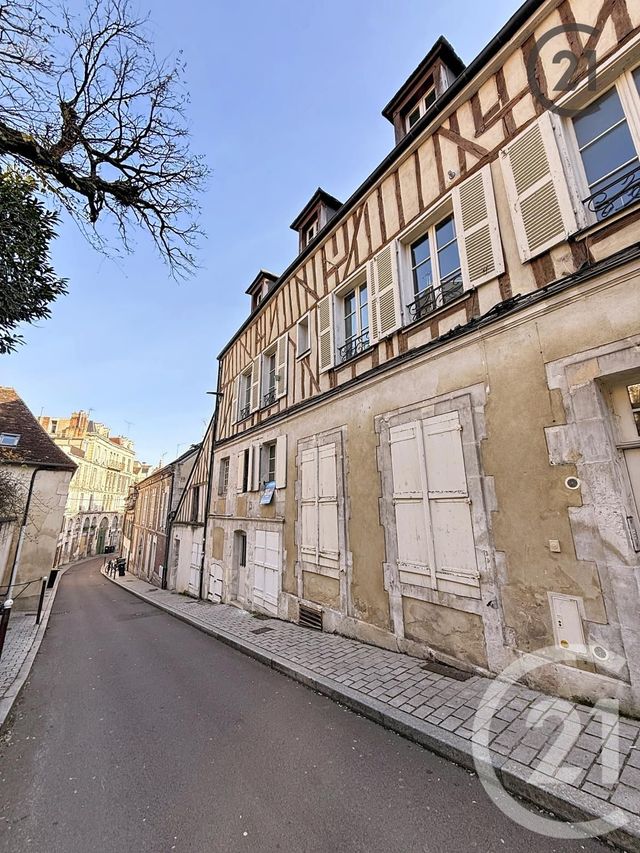 Appartement F3 à vendre - 3 pièces - 70.13 m2 - AUXERRE - 89 - BOURGOGNE - Century 21 Martinot Immobilier