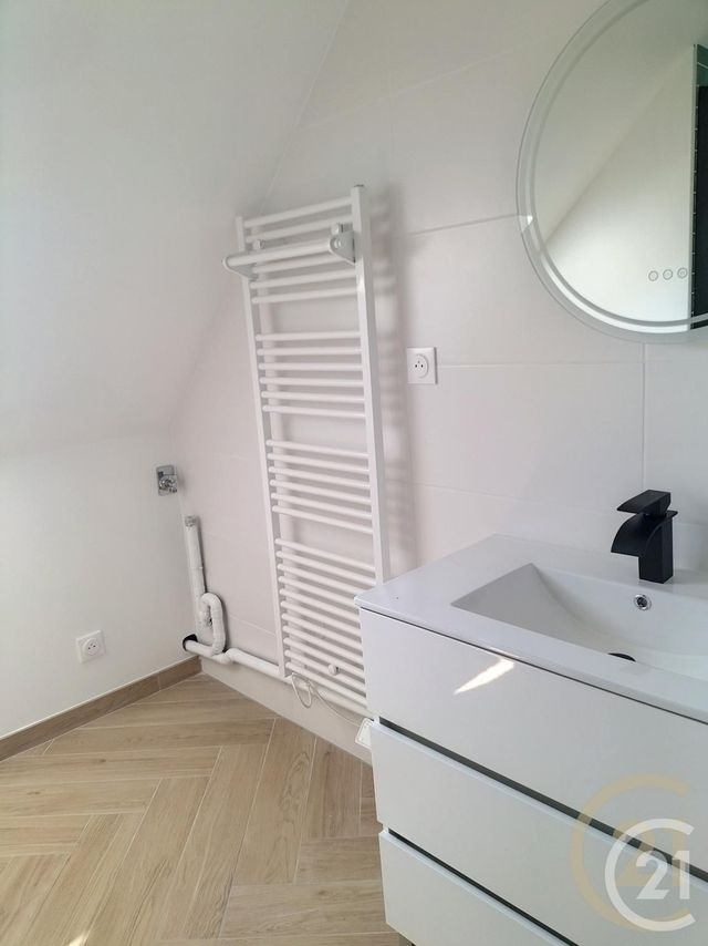 Appartement F2 à louer - 2 pièces - 68.0 m2 - AUXERRE - 89 - BOURGOGNE - Century 21 Martinot Immobilier