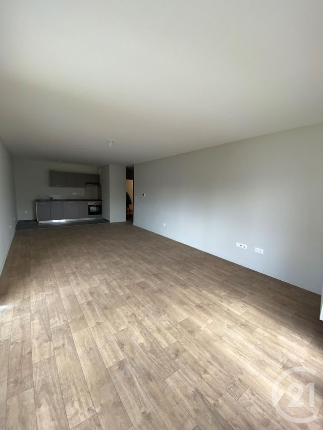 Appartement F3 à louer - 3 pièces - 82.0 m2 - AUXERRE - 89 - BOURGOGNE - Century 21 Martinot Immobilier