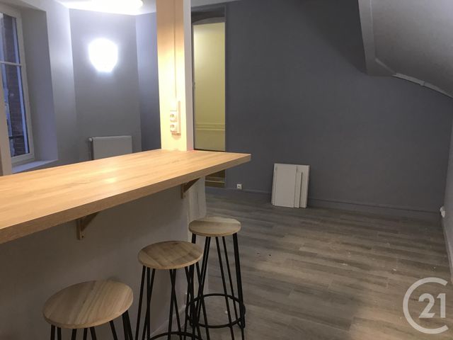 Appartement F2 à louer - 2 pièces - 50.0 m2 - AUXERRE - 89 - BOURGOGNE - Century 21 Martinot Immobilier
