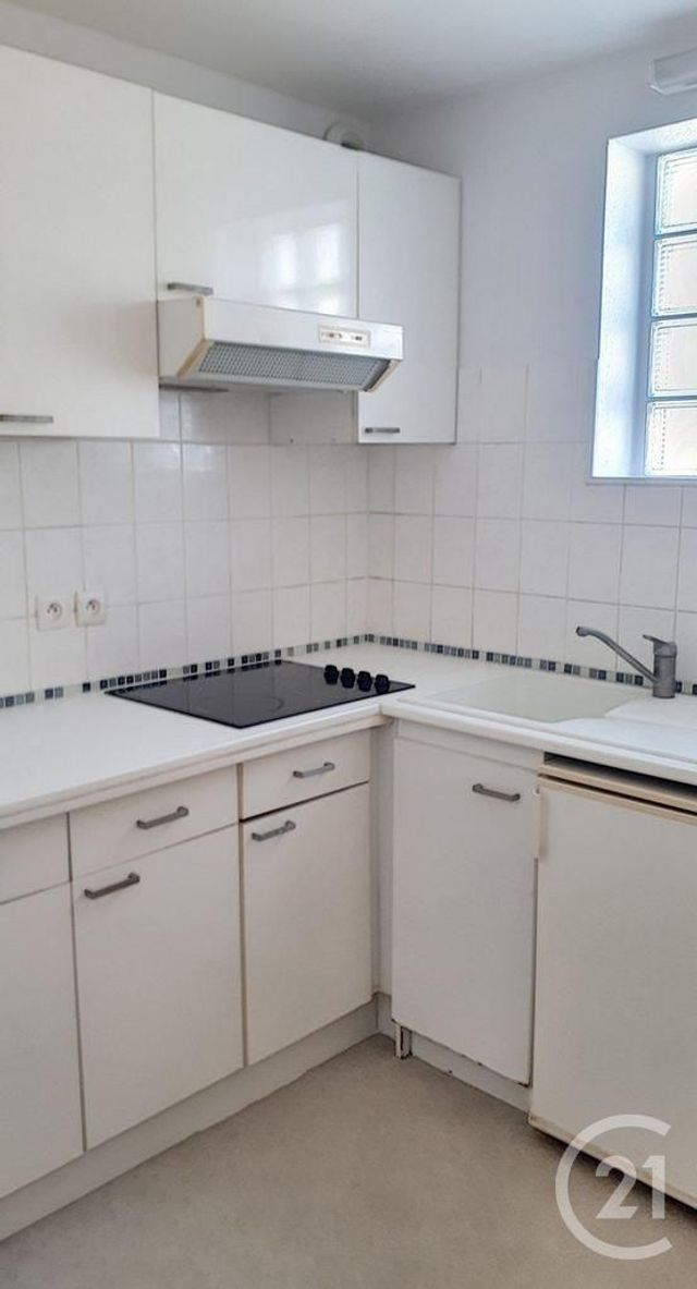 Appartement F2 à louer - 2 pièces - 42.0 m2 - AUXERRE - 89 - BOURGOGNE - Century 21 Martinot Immobilier